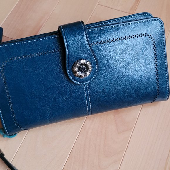 SOLD - Wallet - Picture 2 of 8